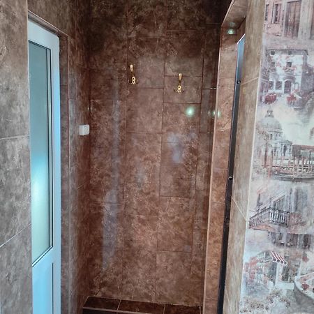 Гостевой Дом Ирина Hotel Sukhumi Ngoại thất bức ảnh