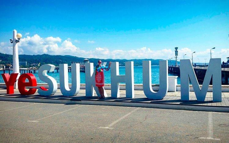 Гостевой Дом Ирина Hotel Sukhumi Ngoại thất bức ảnh