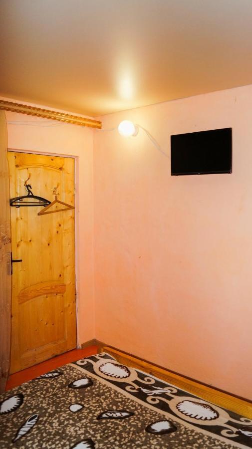 Гостевой Дом Ирина Hotel Sukhumi Ngoại thất bức ảnh