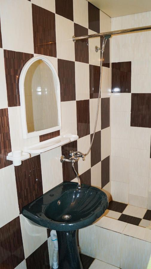 Гостевой Дом Ирина Hotel Sukhumi Ngoại thất bức ảnh