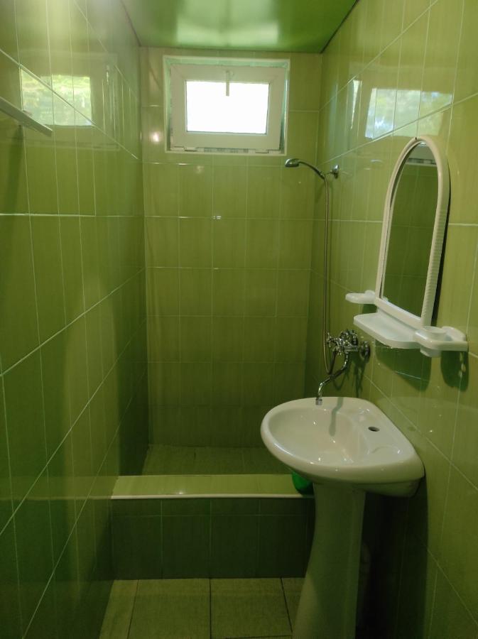 Гостевой Дом Ирина Hotel Sukhumi Ngoại thất bức ảnh