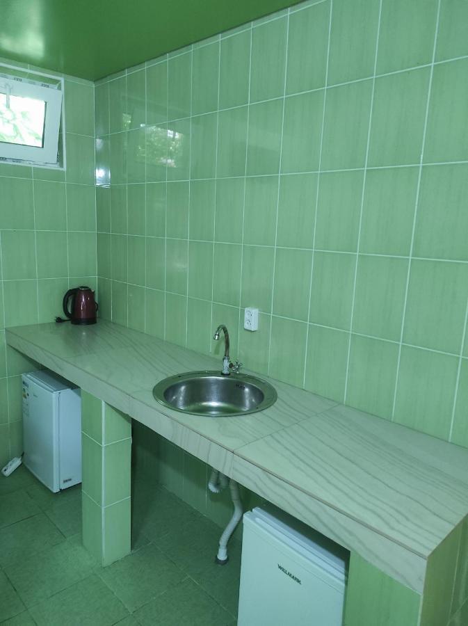Гостевой Дом Ирина Hotel Sukhumi Ngoại thất bức ảnh